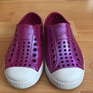 Native Jefferson sneakers. Toddler size 8.